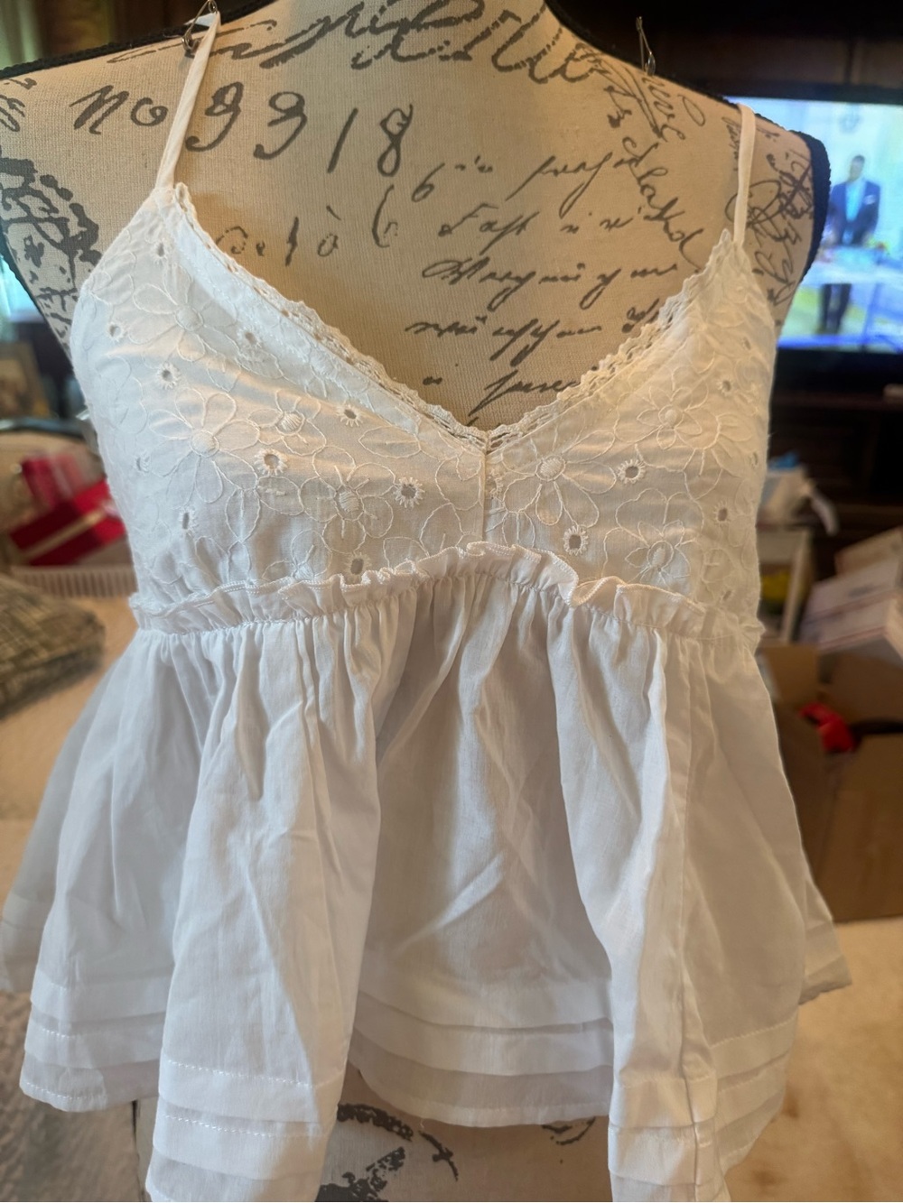 Selfie White Floral Eyelet Cotton Camisole size small nwt